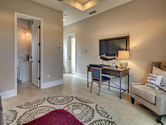4th image of 27 Queensland Cir