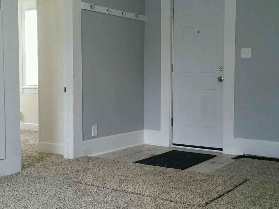 1st image of 722 6th St NW