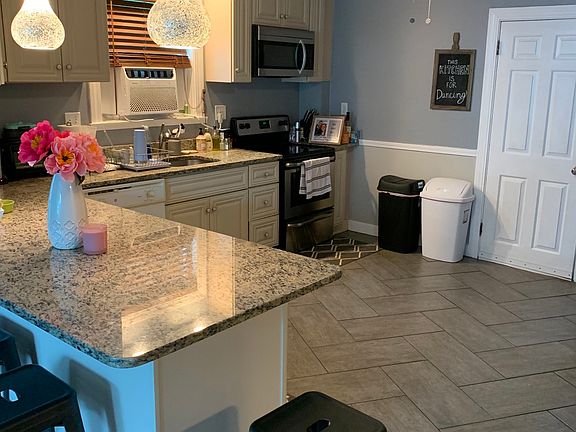 3rd image of 48 Grant St #1