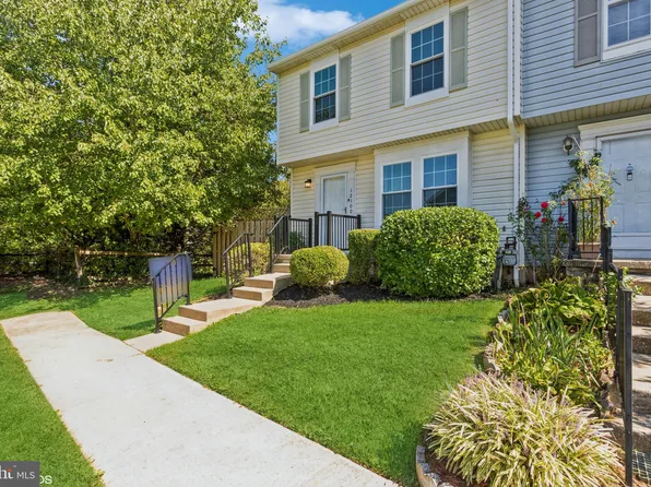 12100 Sugar Mill Cir, Middle River, MD 21220