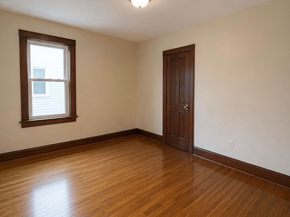 2nd image of 740 Willow Ave #12G