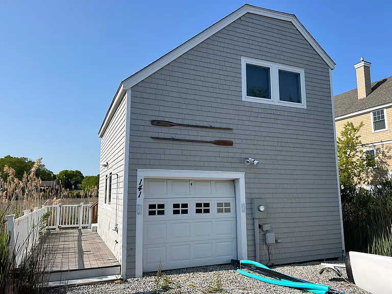 141 Middle Beach Rd — Photo 8