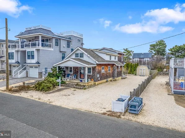 36 N 11th St, Surf City, NJ 08008