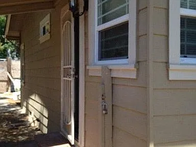 2 bed, 800 sqft, $2,450 — Photo 2