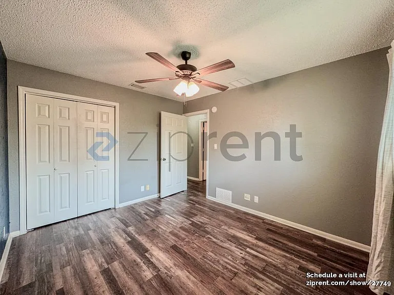127 Hardwicke Ln — Photo 27