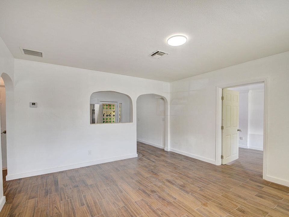 1st image of 1005 Road
