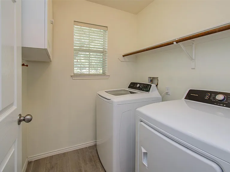 20211 Black Canyon Dr — Photo 33