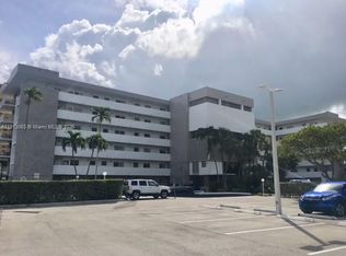 4000 NE 169th St APT 302, North Miami Beach, FL 33160