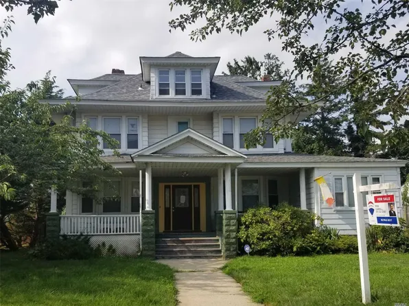256 Whaley St, Freeport, NY 11520