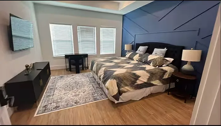 3419 Yellowstone Blvd — Photo 3