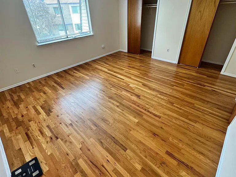 311 Edison Glen Ter — Photo 1