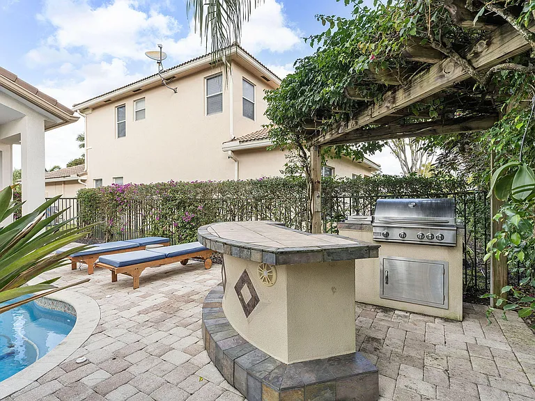 2903 Fontana Ln — Photo 29
