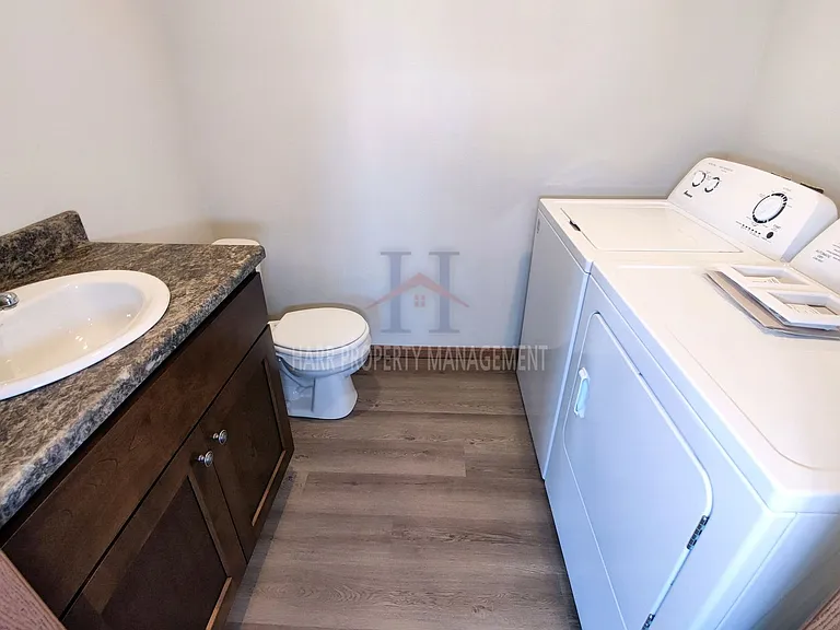 Sundance Ridge / Hitching Place — Photo 15