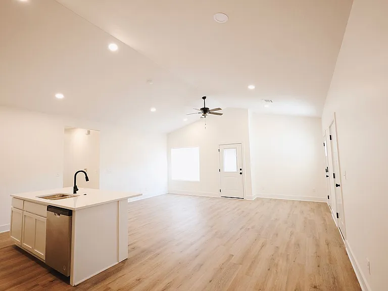 522 E Briarbrook Ln — Photo 7