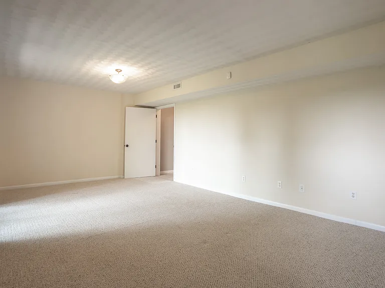 1619 Summit Dr — Photo 30