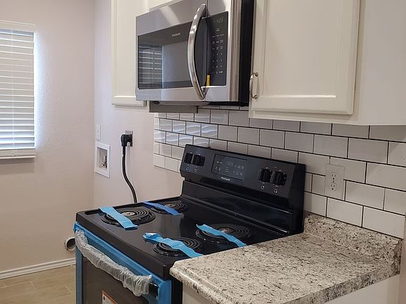 3rd image of 323 Carver Ave