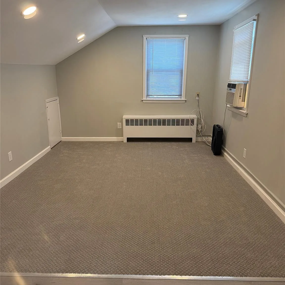 3 bed, 1.0 bath, 600 sqft, $1,800 — Photo 2