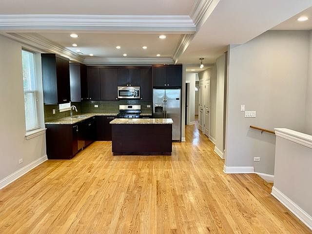 1st image of 1230 N Artesian Ave #2F