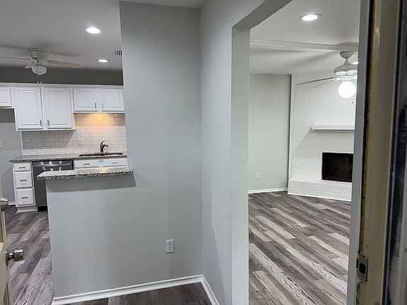 2nd image of 1830 Glenwick Ln