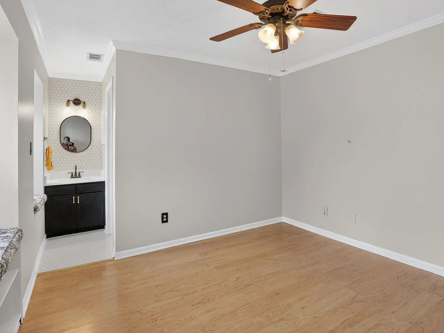 2 bed, 2.5 bath, 1320 sqft, $2,450 — Photo 2