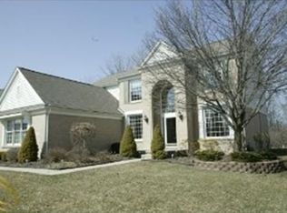 47080 Woodlong Dr, Canton, MI 48187
