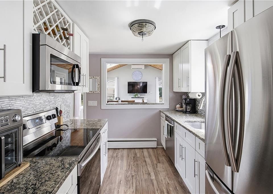 1st image of 52 Fairgreen Dr