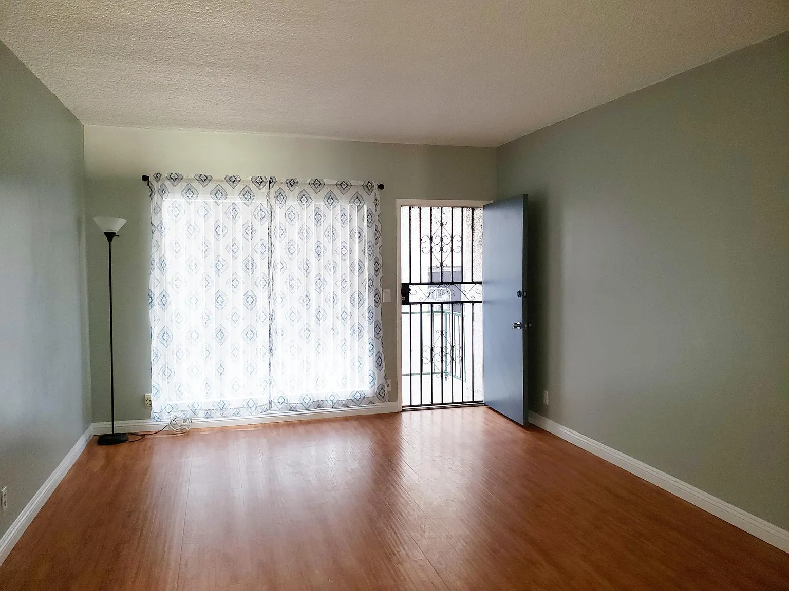 912 Centennial St — Photo 1