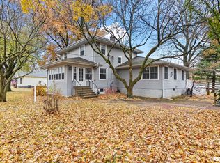 207 E Cherokee St, Morrisonville, IL 62546