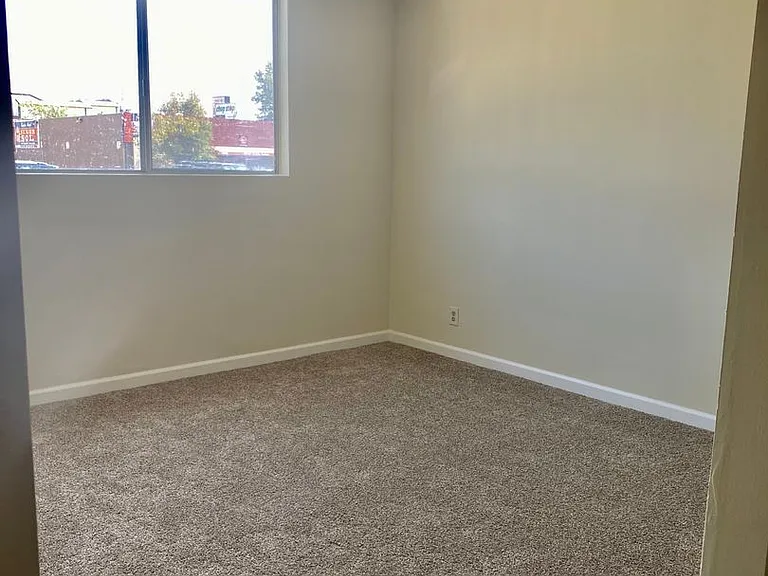 18520 Prairie St. — Photo 8