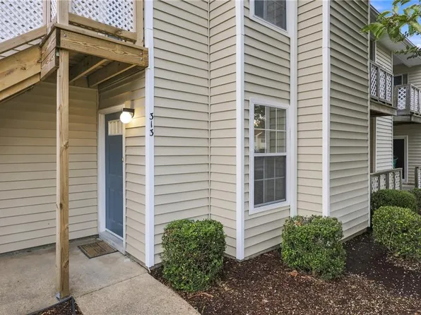 313 Thalia Station Ct, Virginia Beach, VA 23452