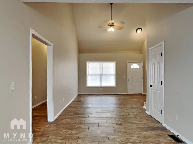 1003 W Snider St — Photo 5