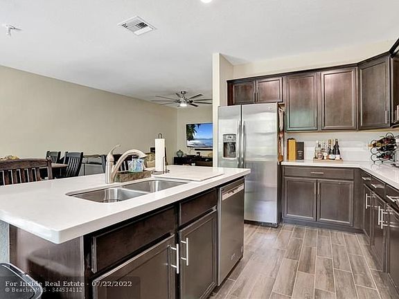3rd image of 4014 Devenshire Ct