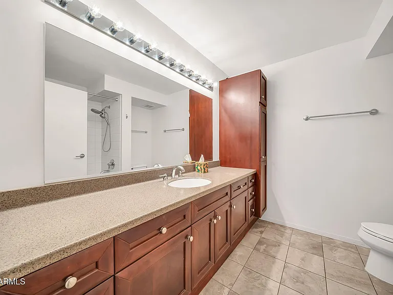 4808 N 24th St #202 — Photo 17