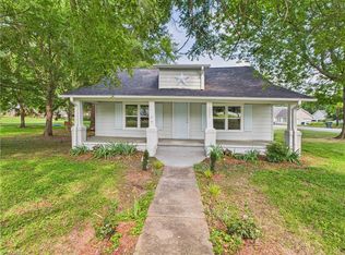 301 N 5th Ave, Mayodan, NC 27027