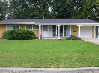 1222 14th St, Bettendorf, IA 52722