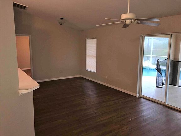 3rd image of 513 Jefferson Dr Unit 22