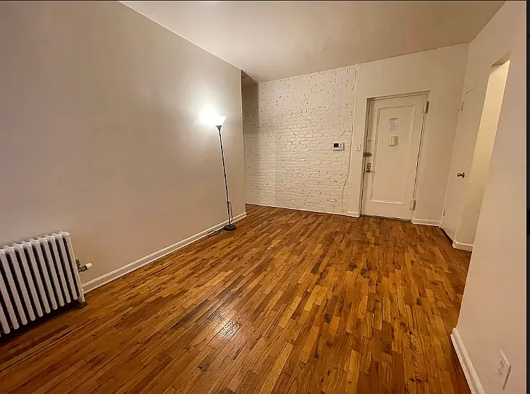 220 E 29th St #2G — Photo 3