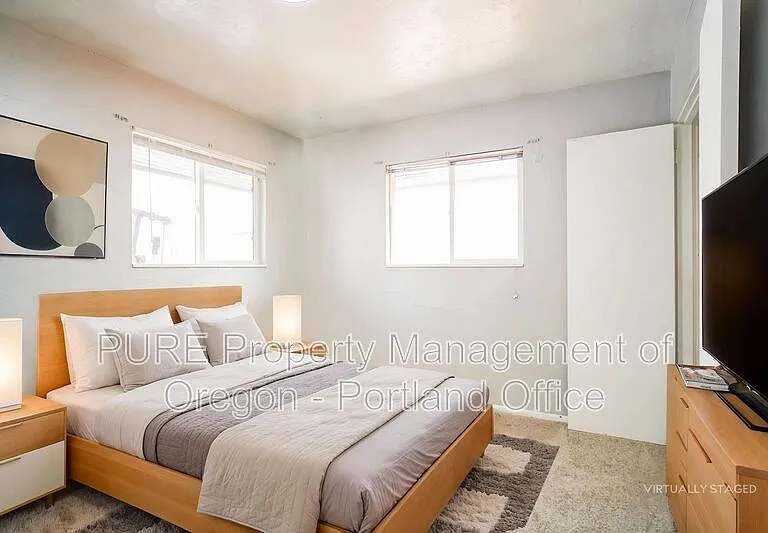 1049 SE Walnut St #7 — Photo 1