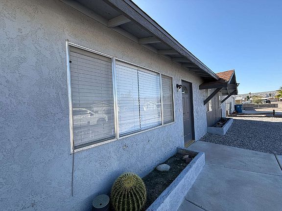 2nd image of 664 Honeysuckle Rd