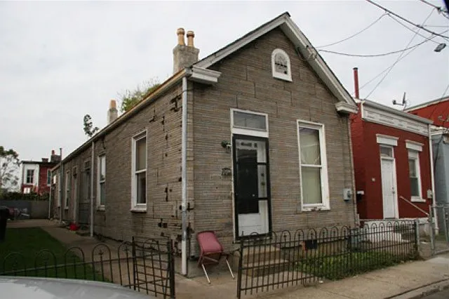 820 Liberty St photo 1
