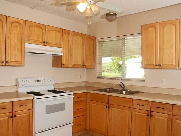 5th image of 2400 Starlite Ln
