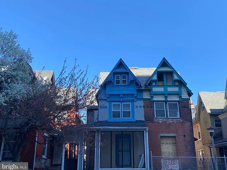 3215 Summer St — Photo 6
