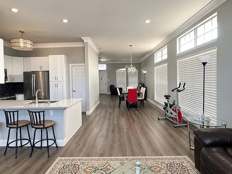 1752 Crescent Creek Ln — Photo 11
