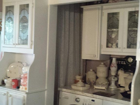 5th image of 811 W Lillie Blvd