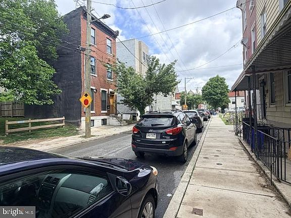 3rd image of 2031 N Woodstock St