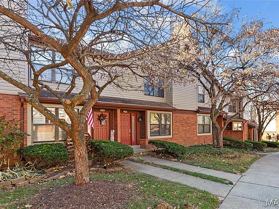 2nd image of 955 Quail Meadows Ct #C
