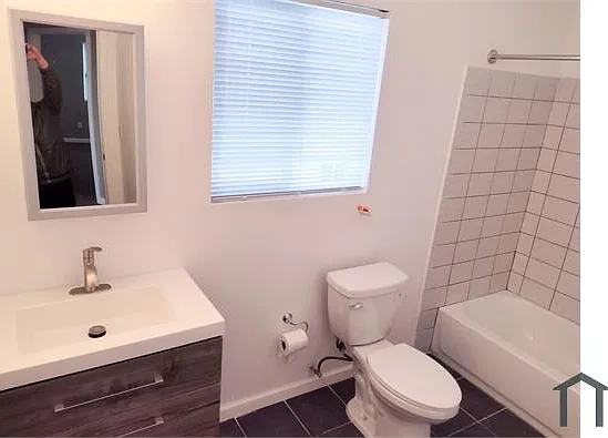 5 bed, 1700 sqft, $4,140 — Photo 1