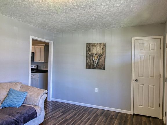 2nd image of 425 Spiers Way