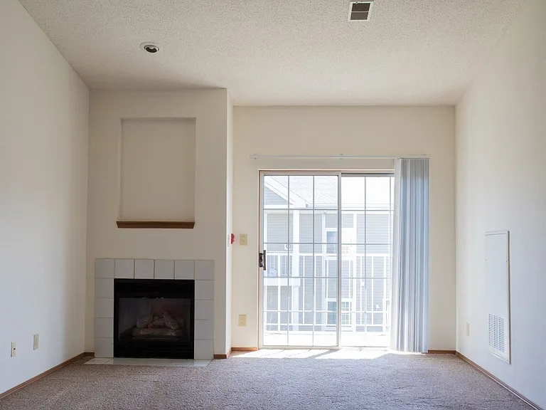 639-645 745 & W Scott 540 #761-44 — Photo 8