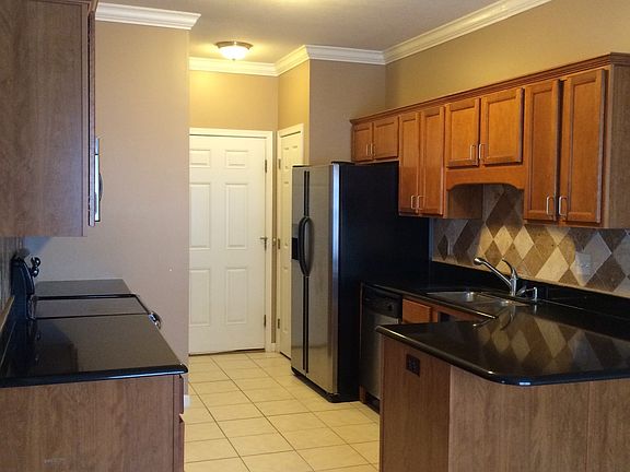 4th image of 11217 Oakwood Dr #71